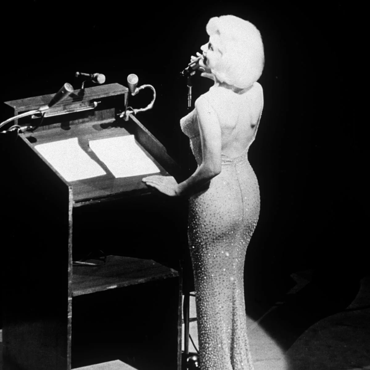 Bộ đầm nức tiếng của Marilyn trong buổi hát tặng sinh nhật tổng thống JFK