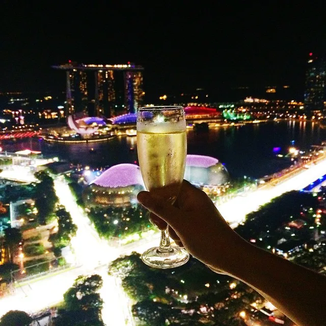 Cô gái ăn cả thế giới Instagram 13