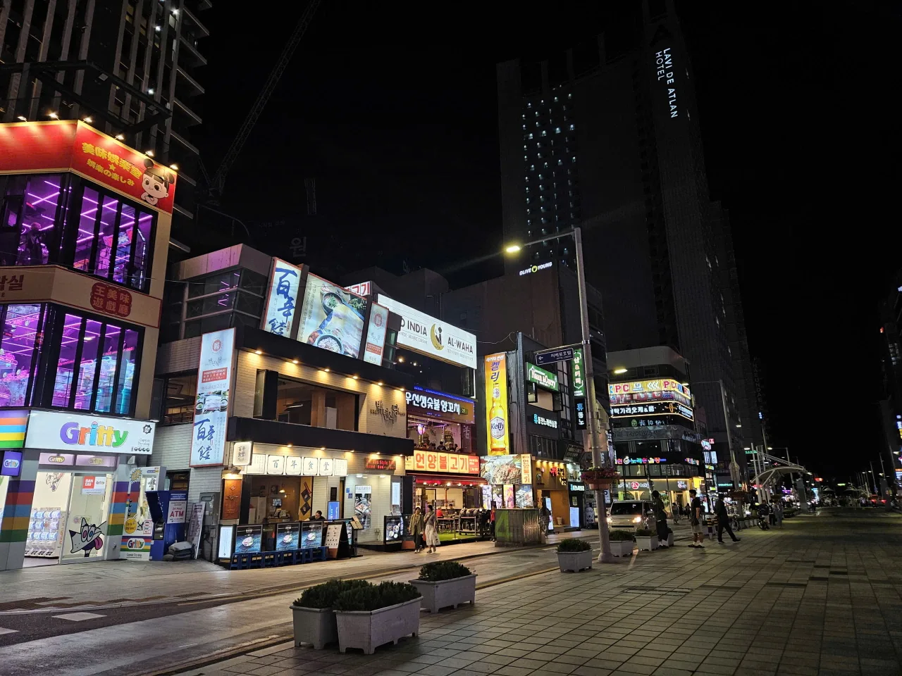 Chợ đêm Haeundae ở Busan.