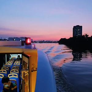 địa điểm xe bus trên sông