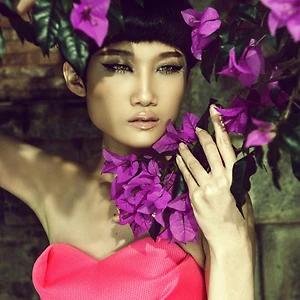 Kha Mỹ Vân rực rỡ trong BST của Đỗ Mạnh Cường