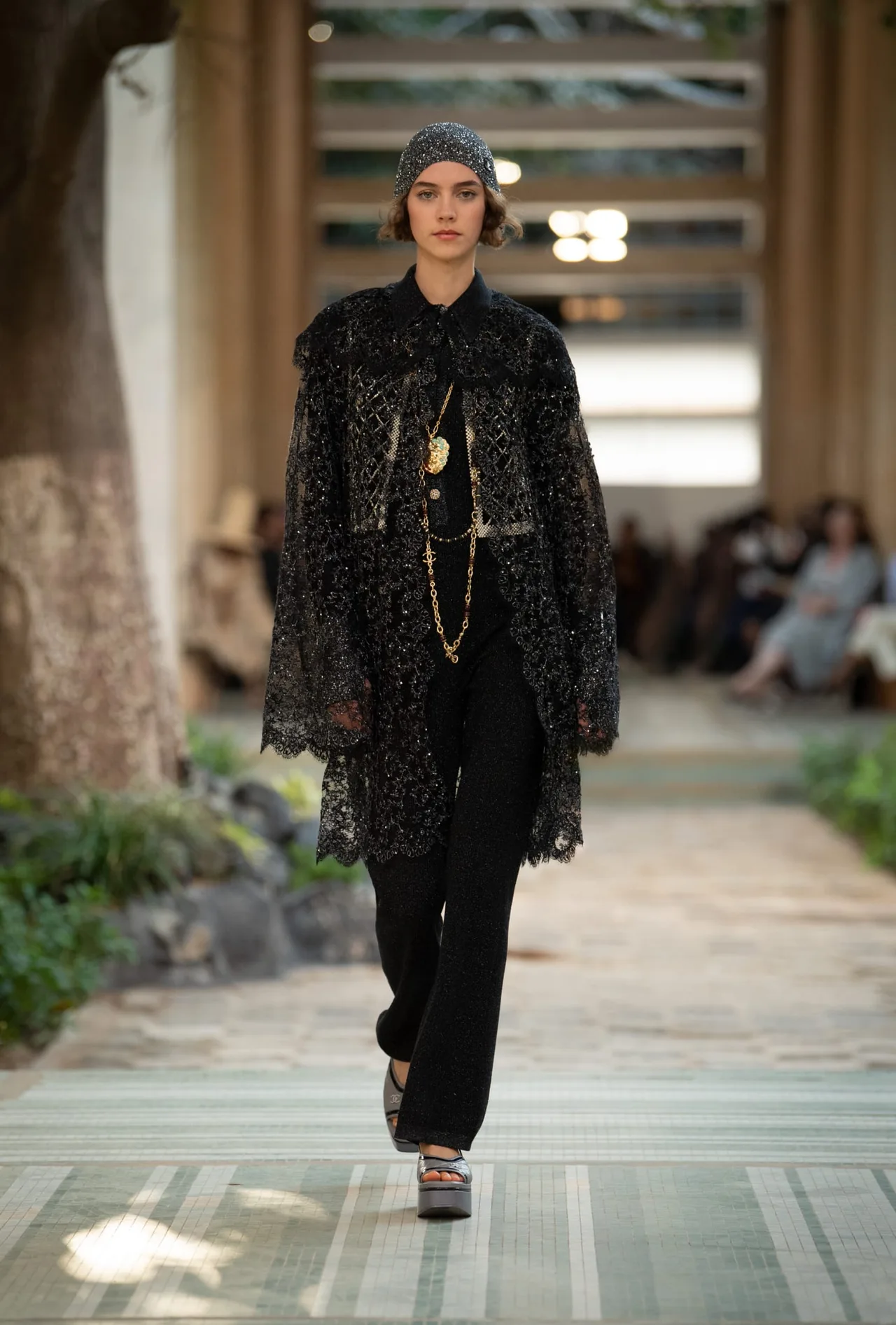 CHANEL Métiers d’art DAKAR 2023 look 40