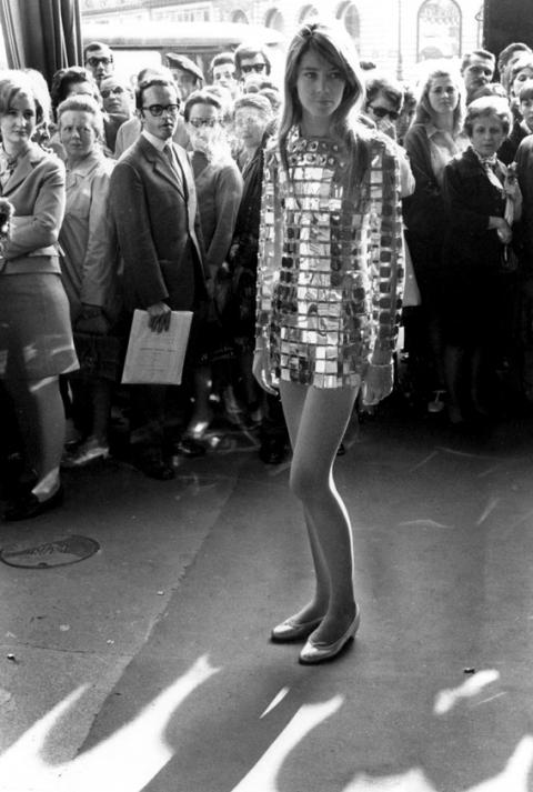 Biểu tượng thời trang đường phố thập niên 60: Francoise Hardy - ELLE.VN