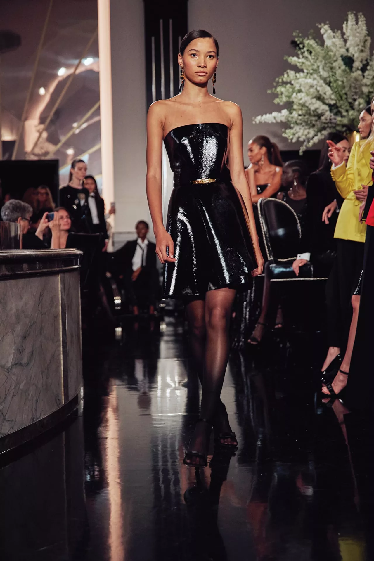 đầm cocktail cúp ngực màu đen ralph lauren thu đông 2019