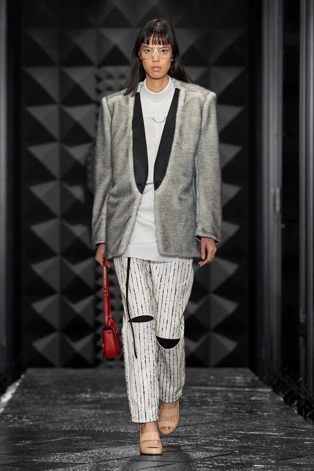 00013-louis-vuitton-fall-2023-ready-to-wear-credit-gorunway