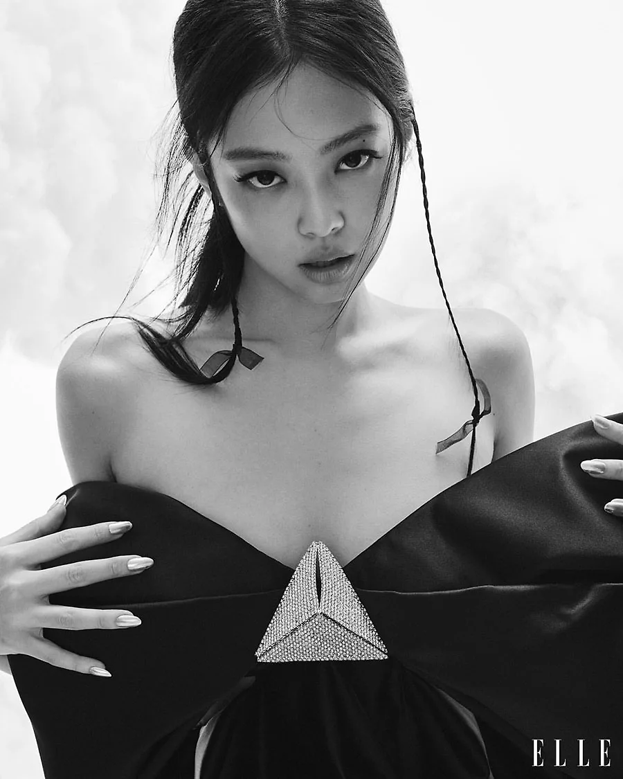 Jennie với tóc cột ruy băng trên tạp chí ELLE USA