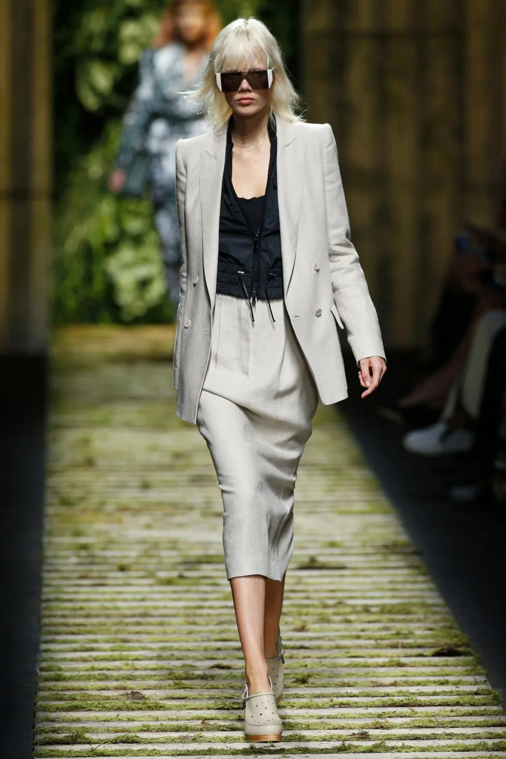 và trong BST Xuân-Hè 2017 của Max Mara