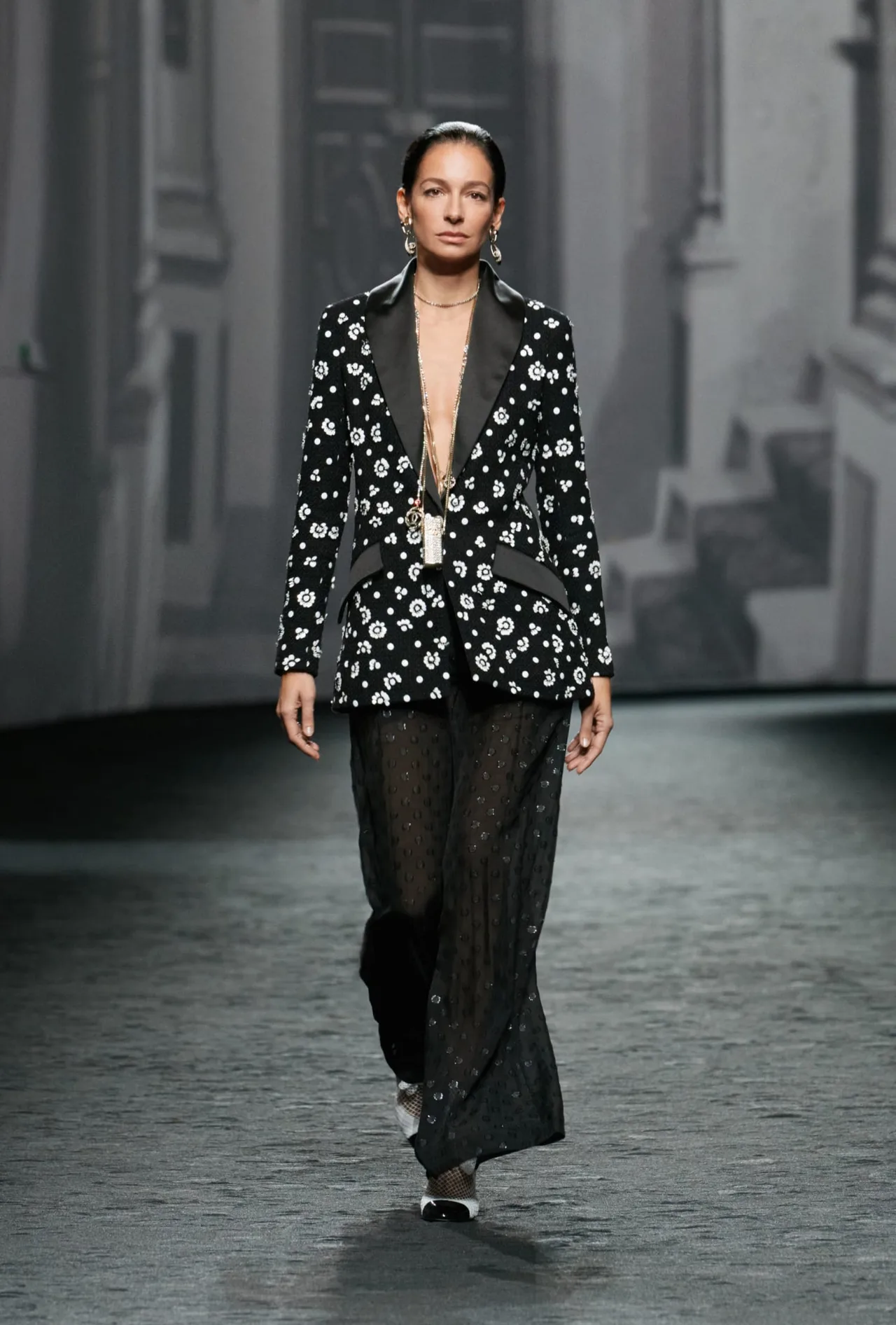CHANEL Xuân Hè 2023 Ready to Wear look 14