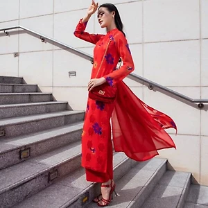 tủ quần áo tết - áo dài của nhà thiết kế lê thanh hòa