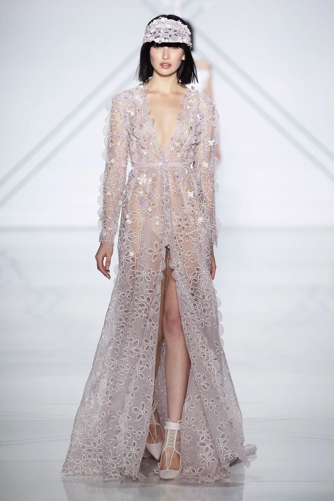 Những BST nổi bật tại tuần lễ Haute Couture Xuân-Hè 2017 - ELLE VN
