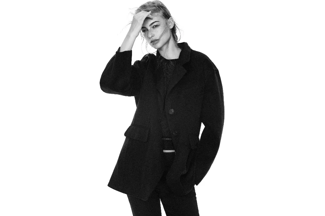 BST +J của Uniqlo hợp tác cùng NTK Jil Sander áo khoác tiện dụng