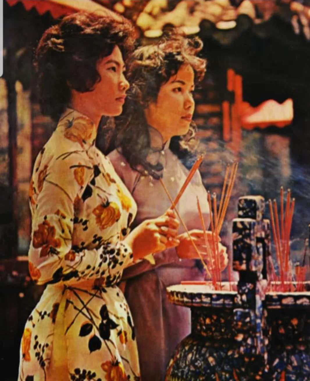 thiếu nữ sài gòn mặc áo dài 1962