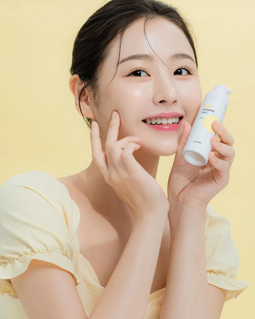 Sử dụng sản phẩm đặc trị cho da dầu mụn. Sử dụng sản phẩm đặc trị cho da dầu mụn.