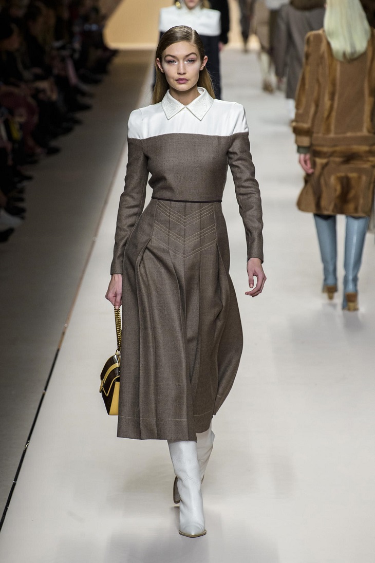 ELLE Việt Nam - Tìm lại cảm hứng Sloane Ranger thập niên 80 với bộ sưu tập mùa Thu 2018 của Fendi (5) ELLE Việt Nam - Tìm lại cảm hứng Sloane Ranger thập niên 80 với bộ sưu tập mùa Thu 2018 của Fendi (5)