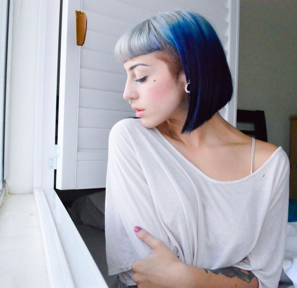 cô gái nhuộm tóc ombré đảo ngược cô gái nhuộm tóc ombré đảo ngược