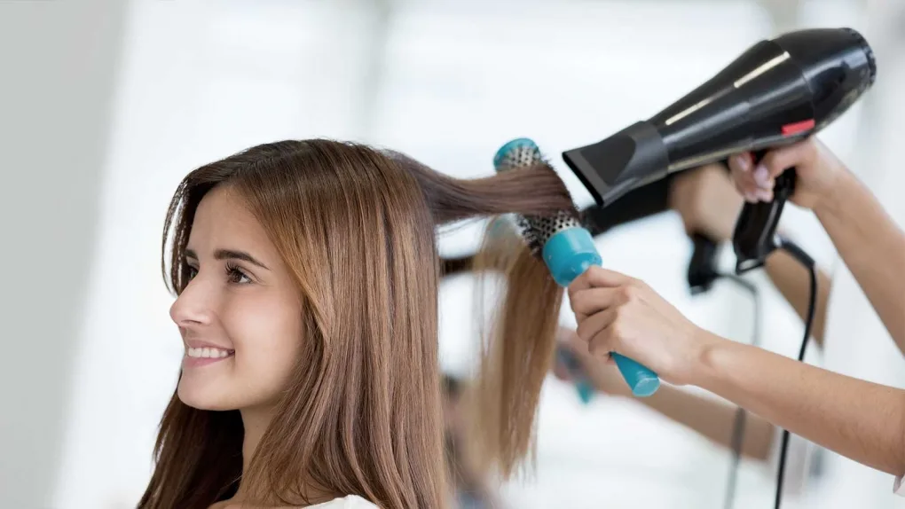 Cách làm tóc thẳng tại nhà không dùng nhiệt Cách làm tóc thẳng tại nhà không dùng nhiệt