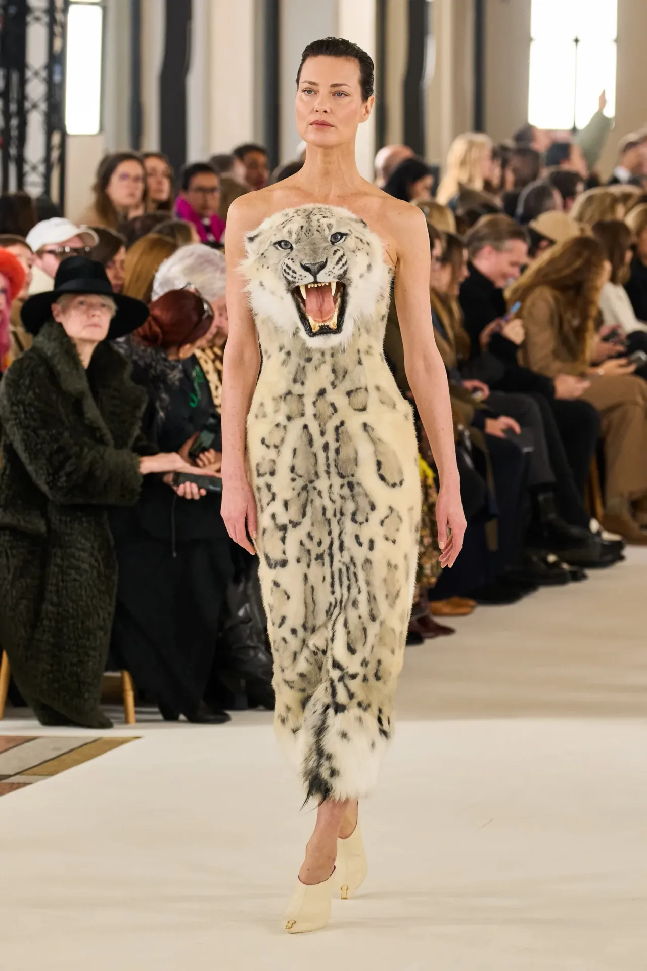 Shalom Harlow x Schiaparelli Haute Couture Xuân Hè 2023