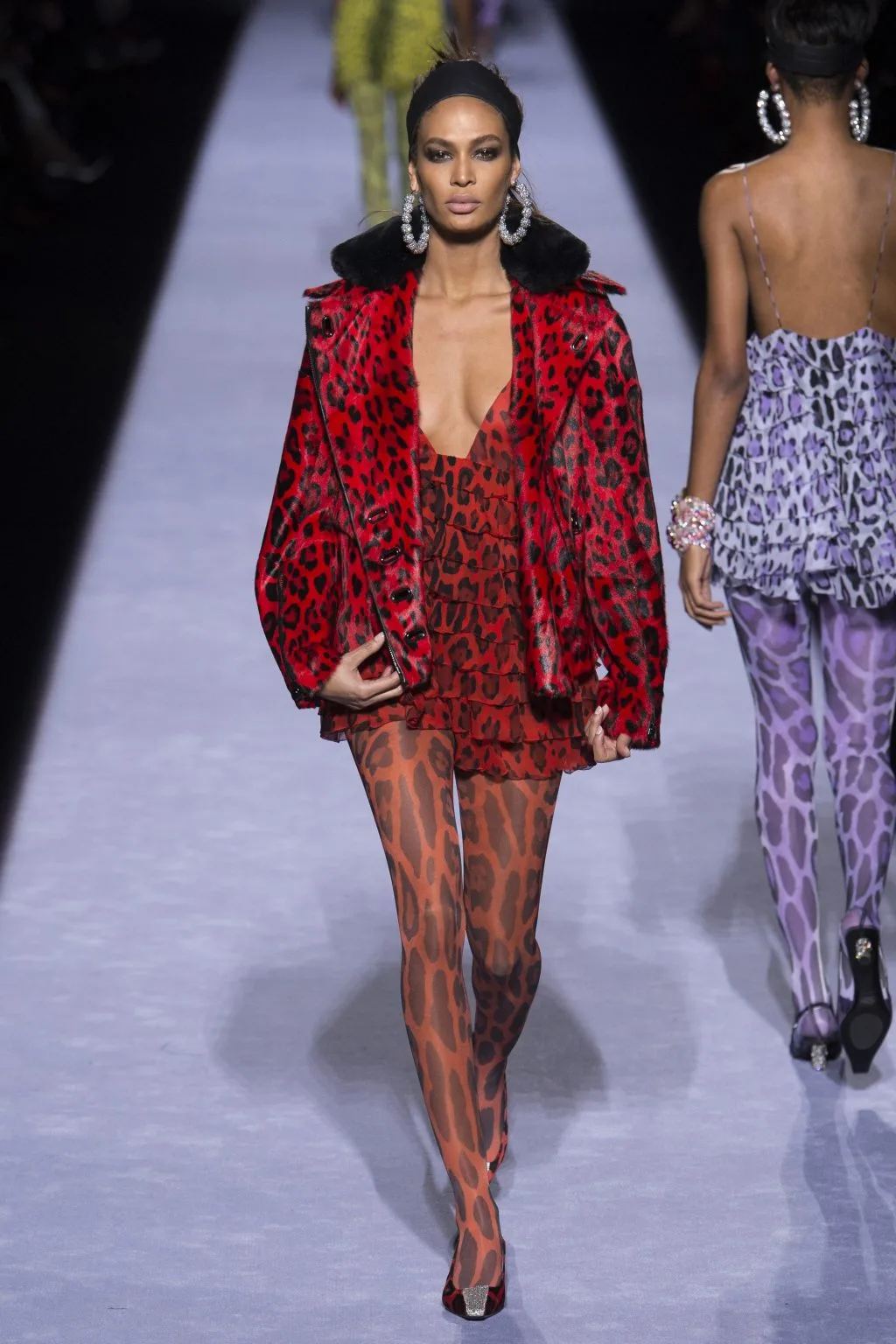 Thương hiệu Tom Ford Ready-to-wear Thu 2018: Thời đại hoàng kim thập niên 80 13 Thương hiệu Tom Ford Ready-to-wear Thu 2018: Thời đại hoàng kim thập niên 80 13