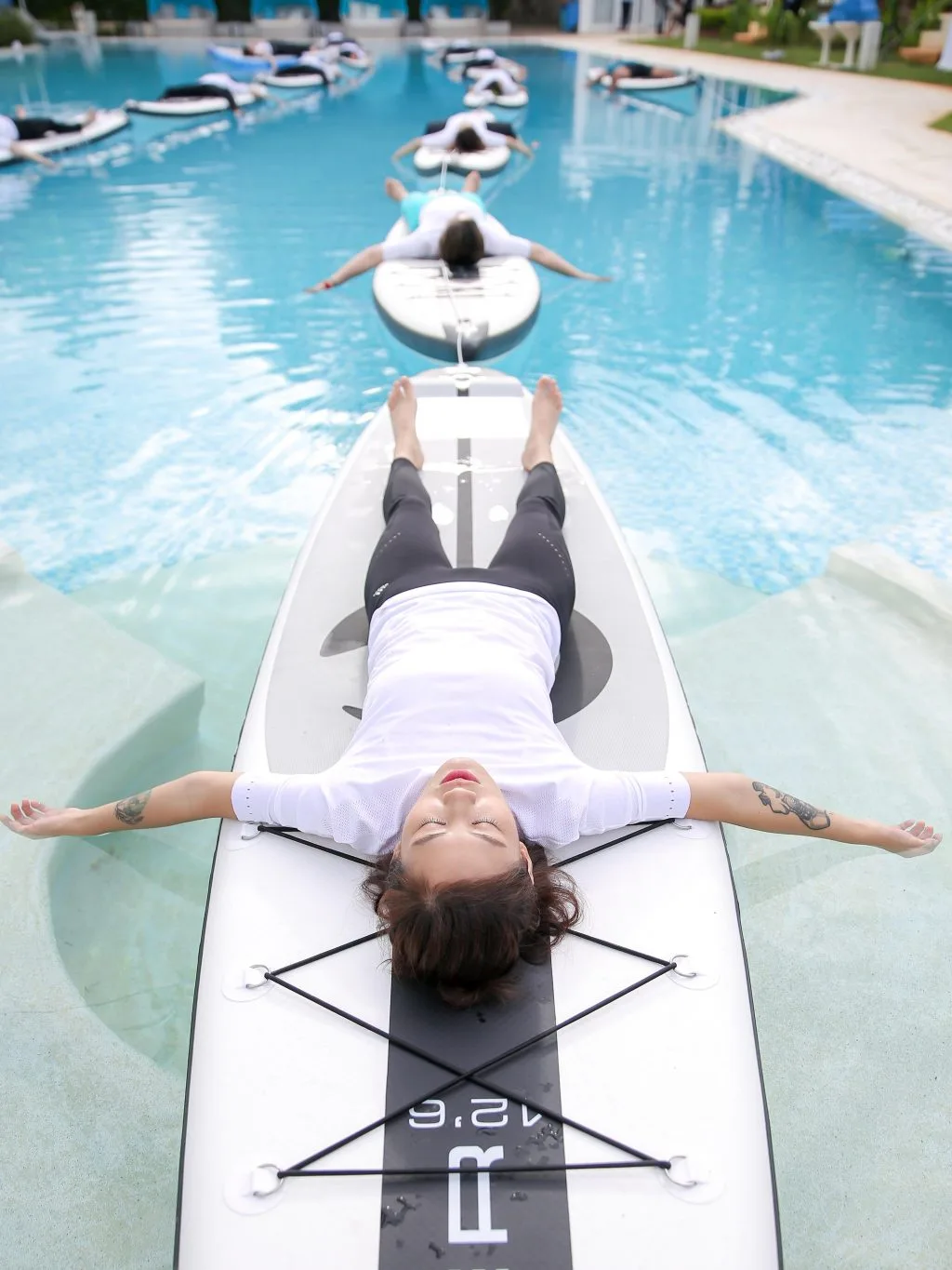 ADIDAS cùng hàng loạt gương mặt hot trổ tài chinh phục bộ môn Yoga trên nước mới lạ. ADIDAS cùng hàng loạt gương mặt hot trổ tài chinh phục bộ môn Yoga trên nước mới lạ.