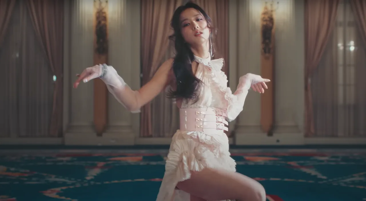outfit mv flower