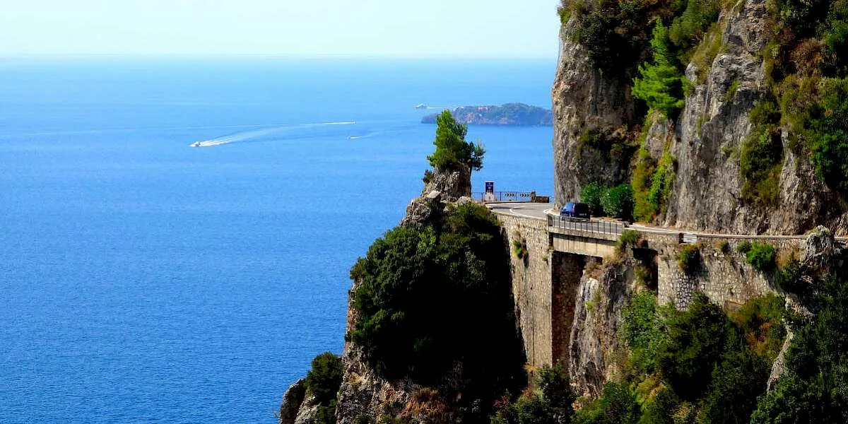 con đường amalfi drive ở italy
