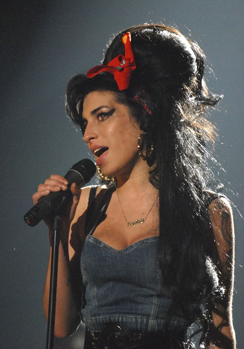amy-winehous