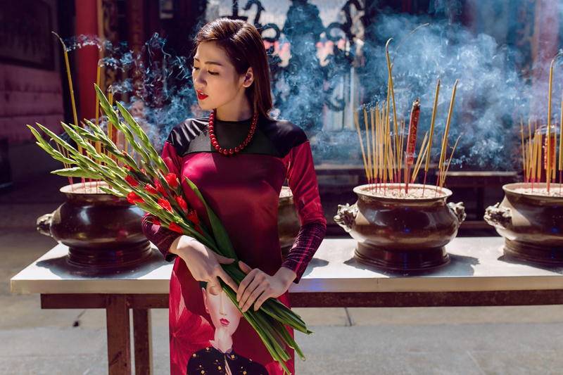 Áo dài của Adrian Anh Tuấn x Chinh - elle man 14