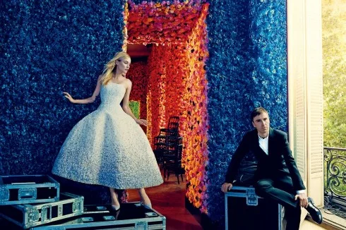 Raf Simons dứt áo ra đi đã làm nhiều cá nhân yêu thời trang bừng tỉnh và băn khoăn về cái thế giới họ luôn yêu mến.