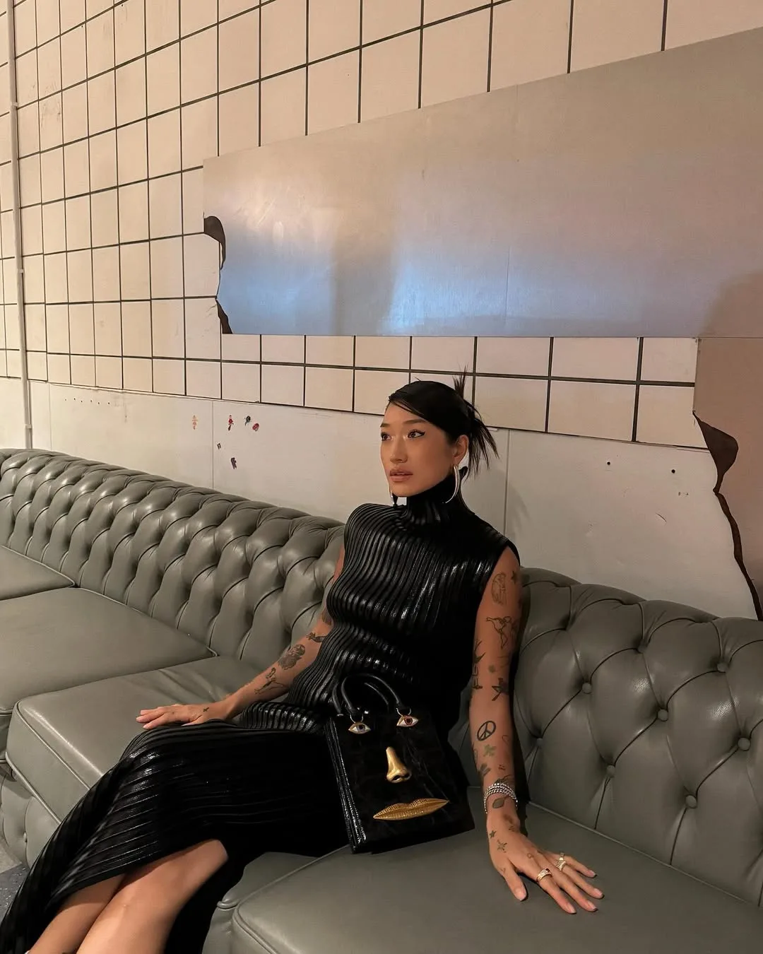 thời trang dj peggy gou đầm da