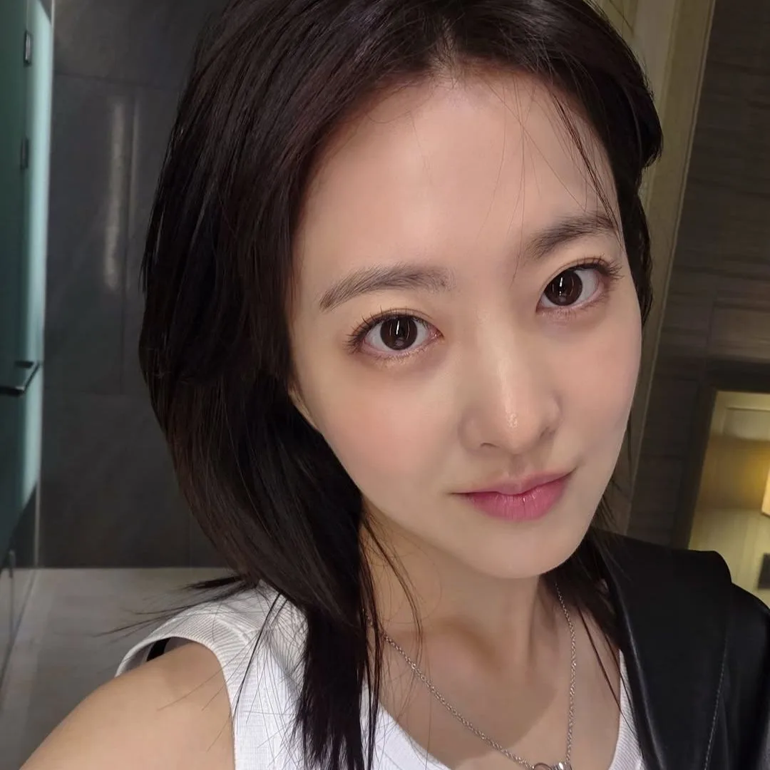 Diễn viên Park Bo Young trẻ trung với làn da không tỳ vết