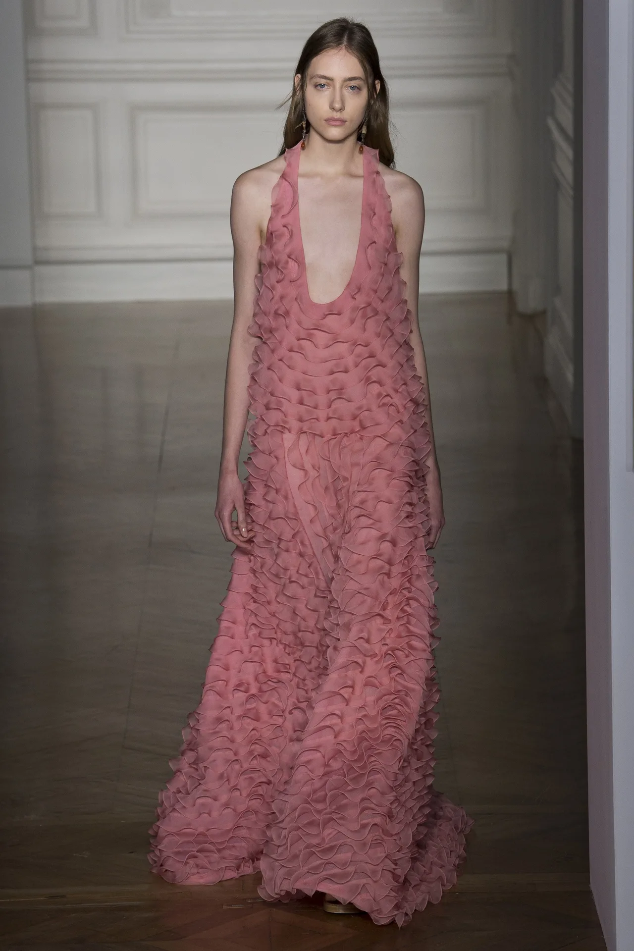 Những BST nổi bật tại tuần lễ Haute Couture Xuân-Hè 2017 - ELLE VN