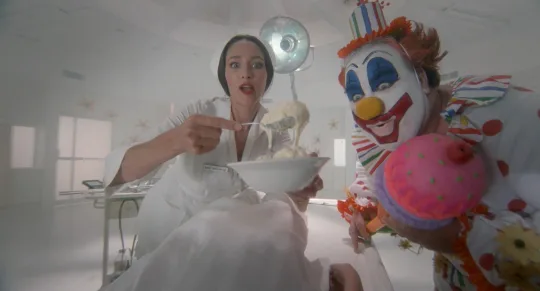 Olivia trong phim Ice Cream Man 1995