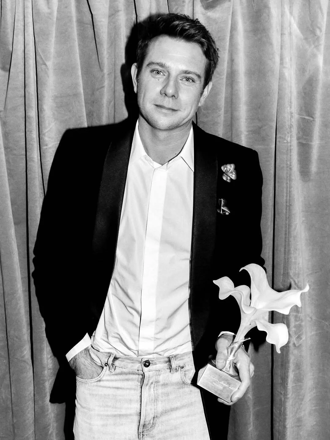 Jonathan Anderson nhận giải thưởng The Fashion Awards 2025, theo cập nhật từ Dior