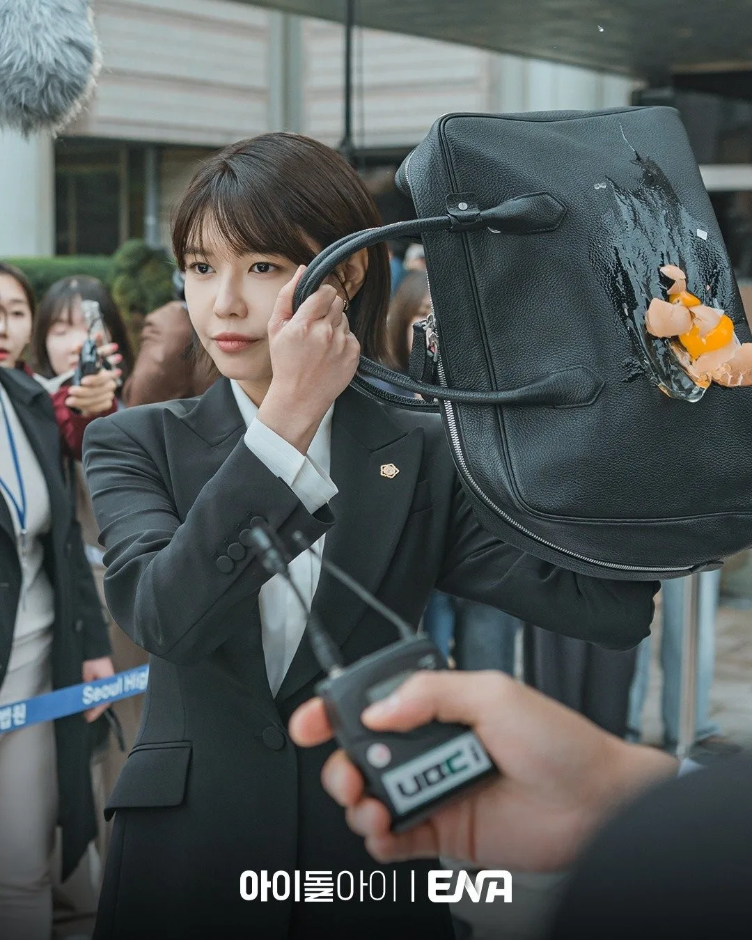 I Dol I thuộc thể loại hài hước, bí ẩn, pháp lý có sự góp mặt của Choi Soo Young (SNSD).