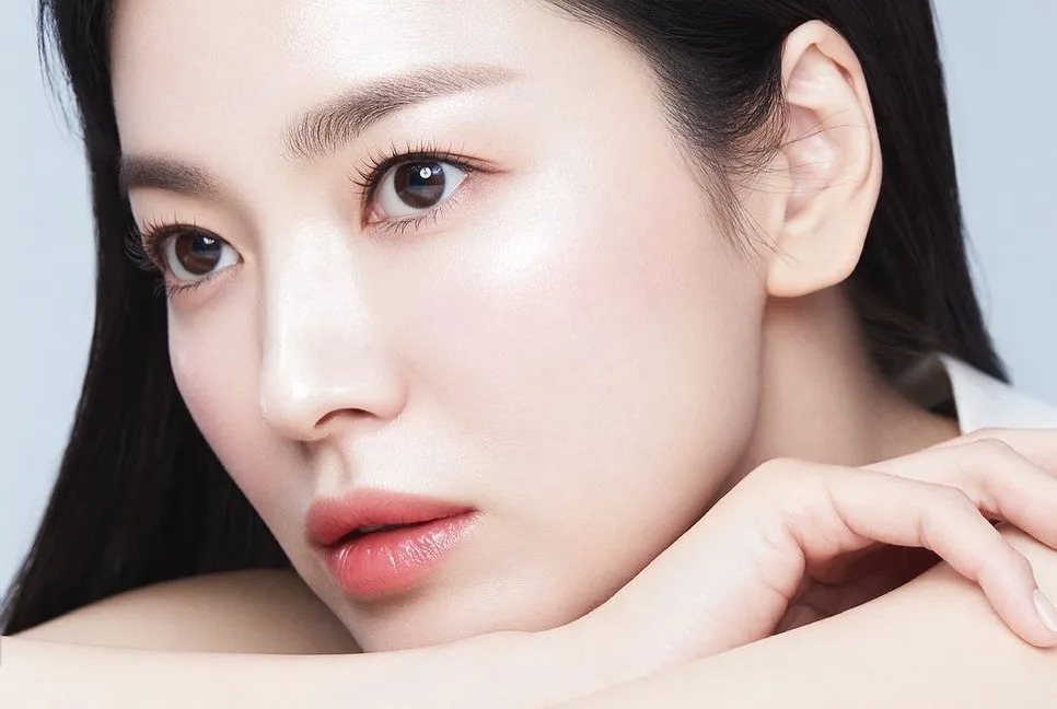 Mi Classic phù hợp với nàng theo phong cách cổ điển. Song Hye Kyo - Nối mi Classic