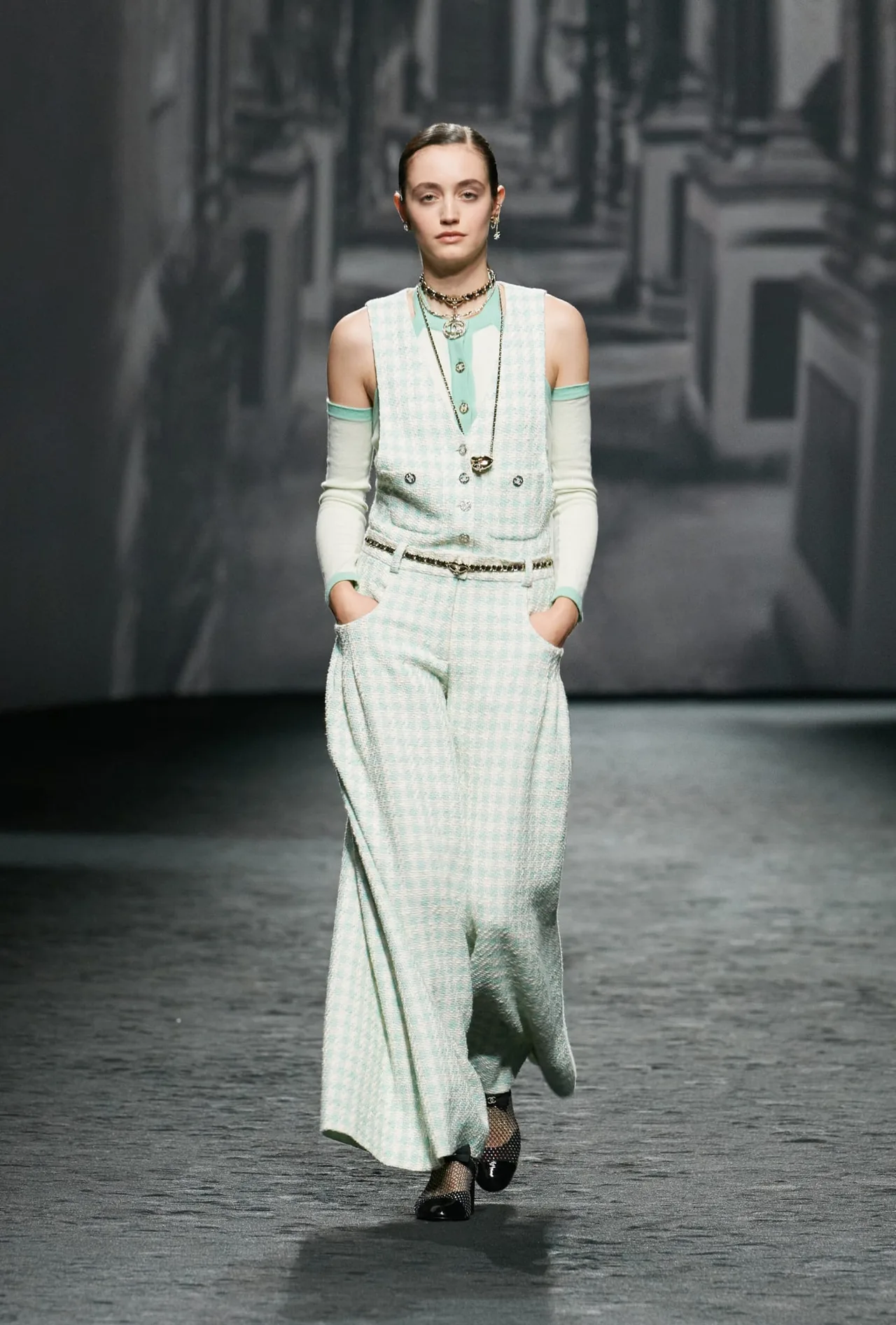CHANEL Xuân Hè 2023 Ready to Wear look 34