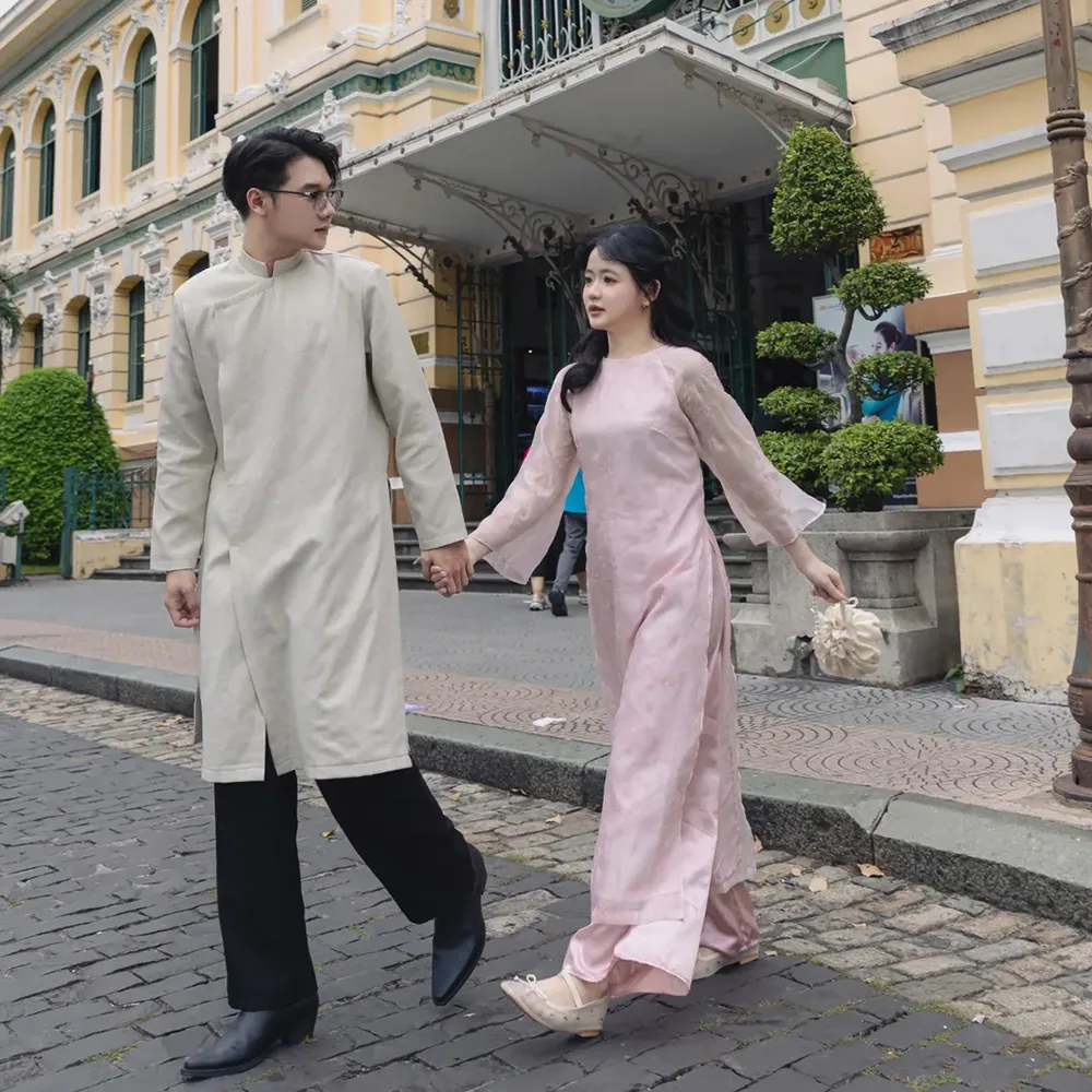 chụp ảnh tết cặp đôi tại bưu điện trung tâm sài gòn