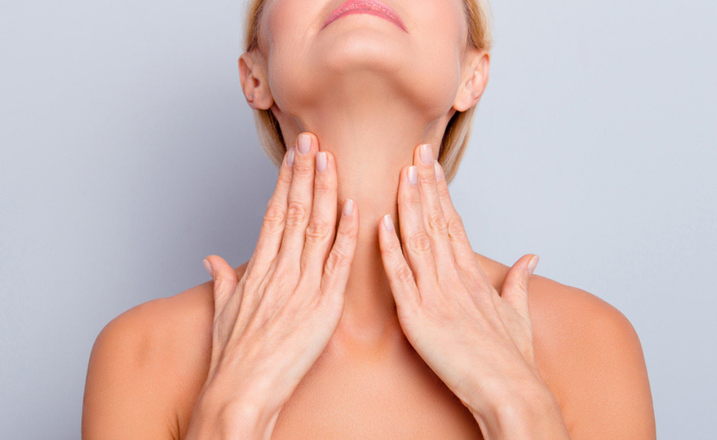 Massage chăm sóc vùng cổ Massage chăm sóc vùng cổ