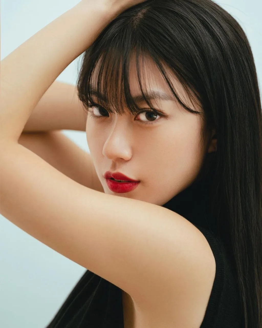 Haley Kim son môi đỏ - mỹ phẩm phù hợp da olive