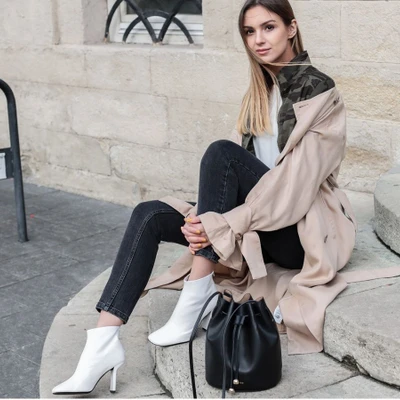 phối đồ với ankle boots màu trắng 2