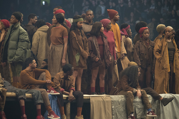 Những nội quy khắt khe mà người mẫu phải tuân theo ở show diễn Yeezy Season 3