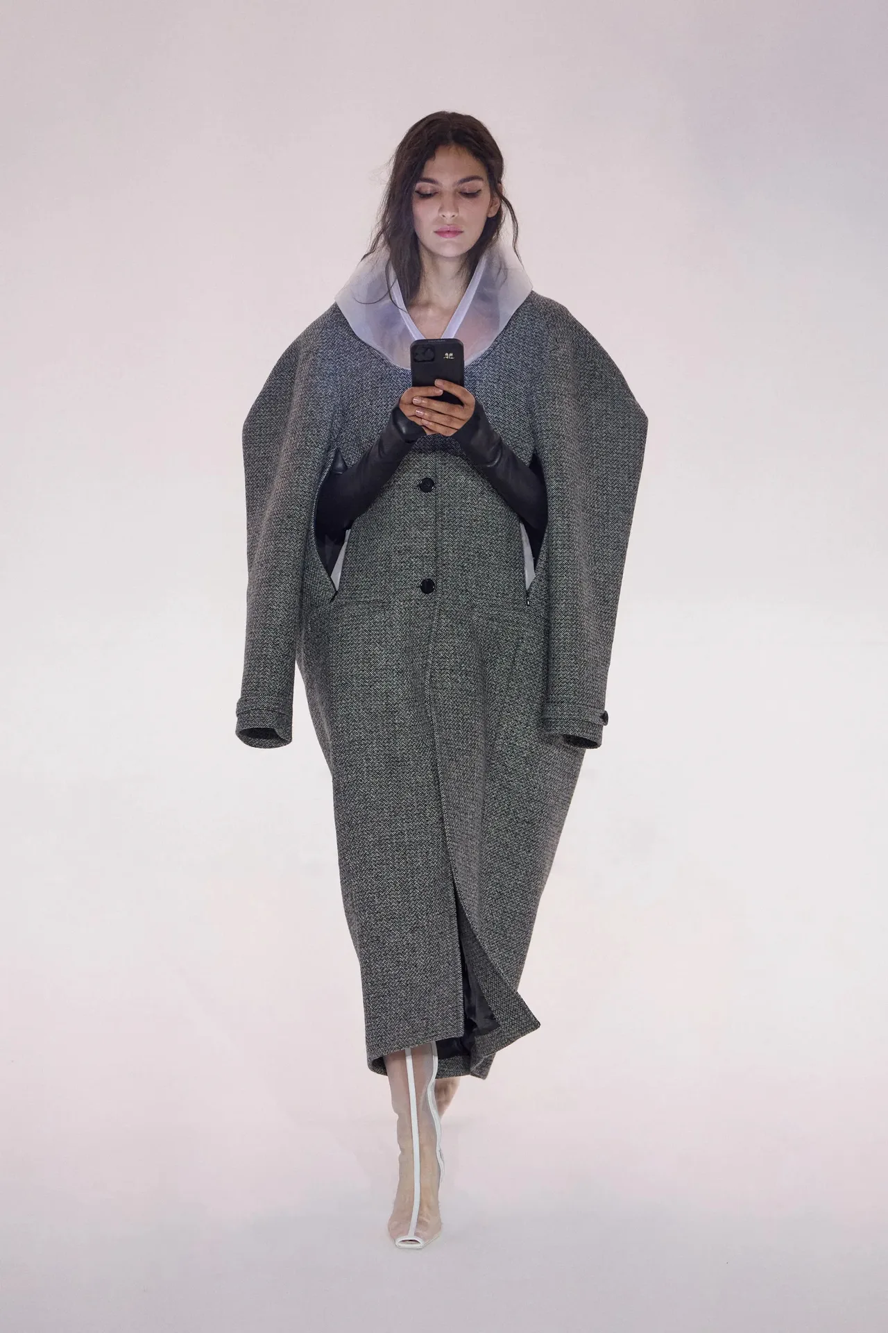 00004-courreges-fall-2023-ready-to-wear-credit-brand
