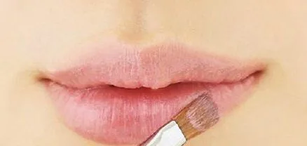 Cách sử dụng kem che khuyết điểm môi cho một đôi môi hoàn hảo ELLE VN