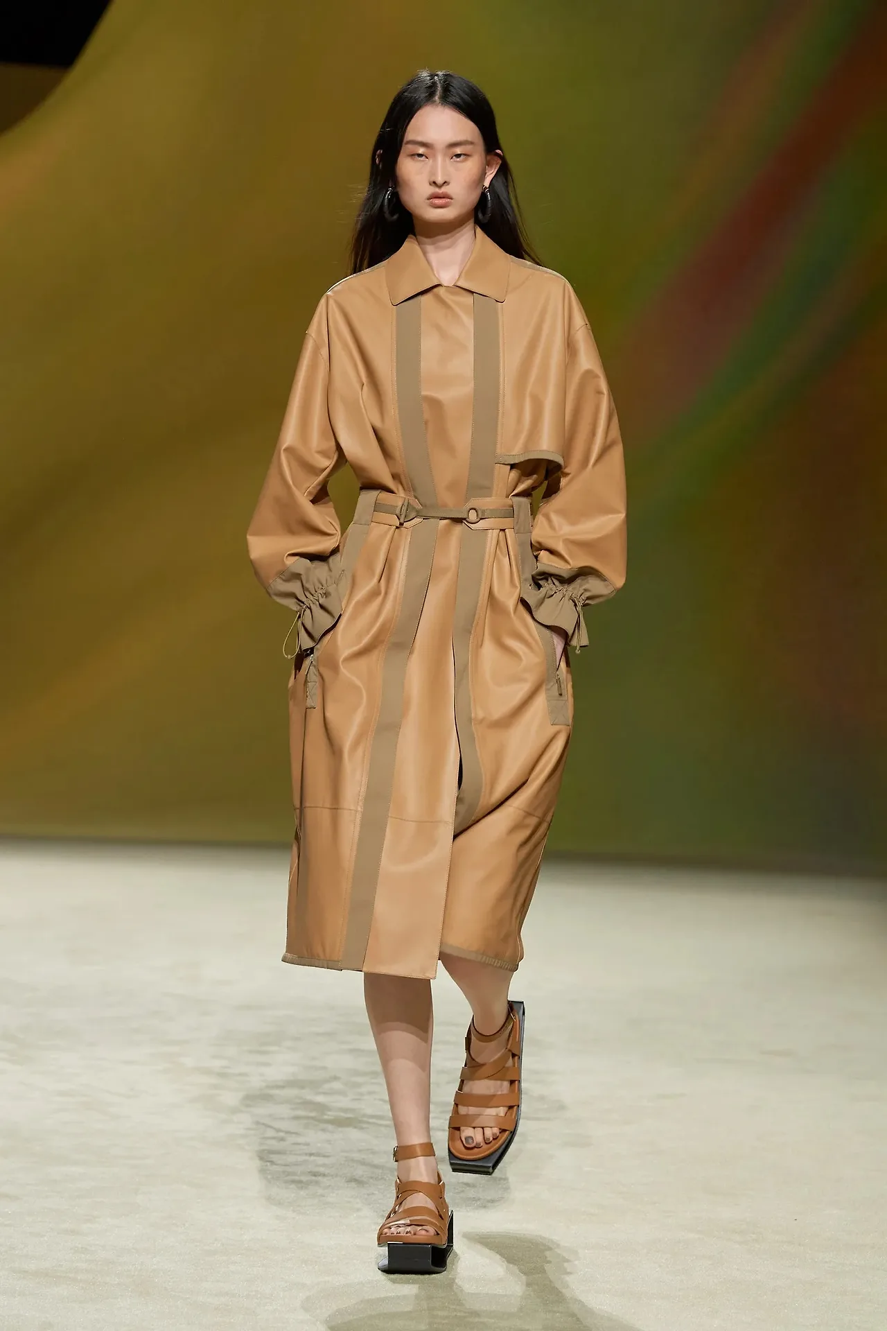 Hermès Xuân Hè 2023 look 4