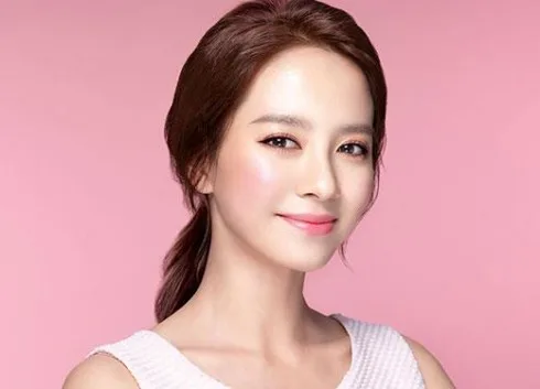 Chọn đúng sữa rửa mặt với công dụng chuyên biệt làm sạch sâu lỗ chân lông sẽ mang lại cho bạn làn da tươi trẻ và rạng rỡ hơn.