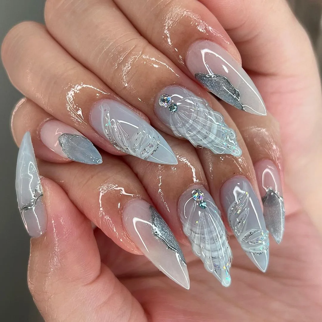 Kiểu nail đẹp vỏ sò lấy cảm hứng từ biển cả mang tông màu xám