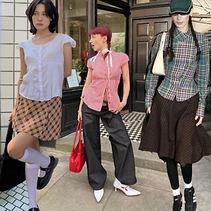 Những cô nàng Cottagecore thơ mộng đưa họa tiết gingham vào xu hướng thời trang mùa Hè