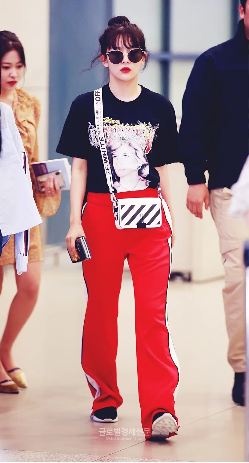 Phong cách thời trang Seulgi (Red Velvet): mix match đa dạng với những item cơ bản