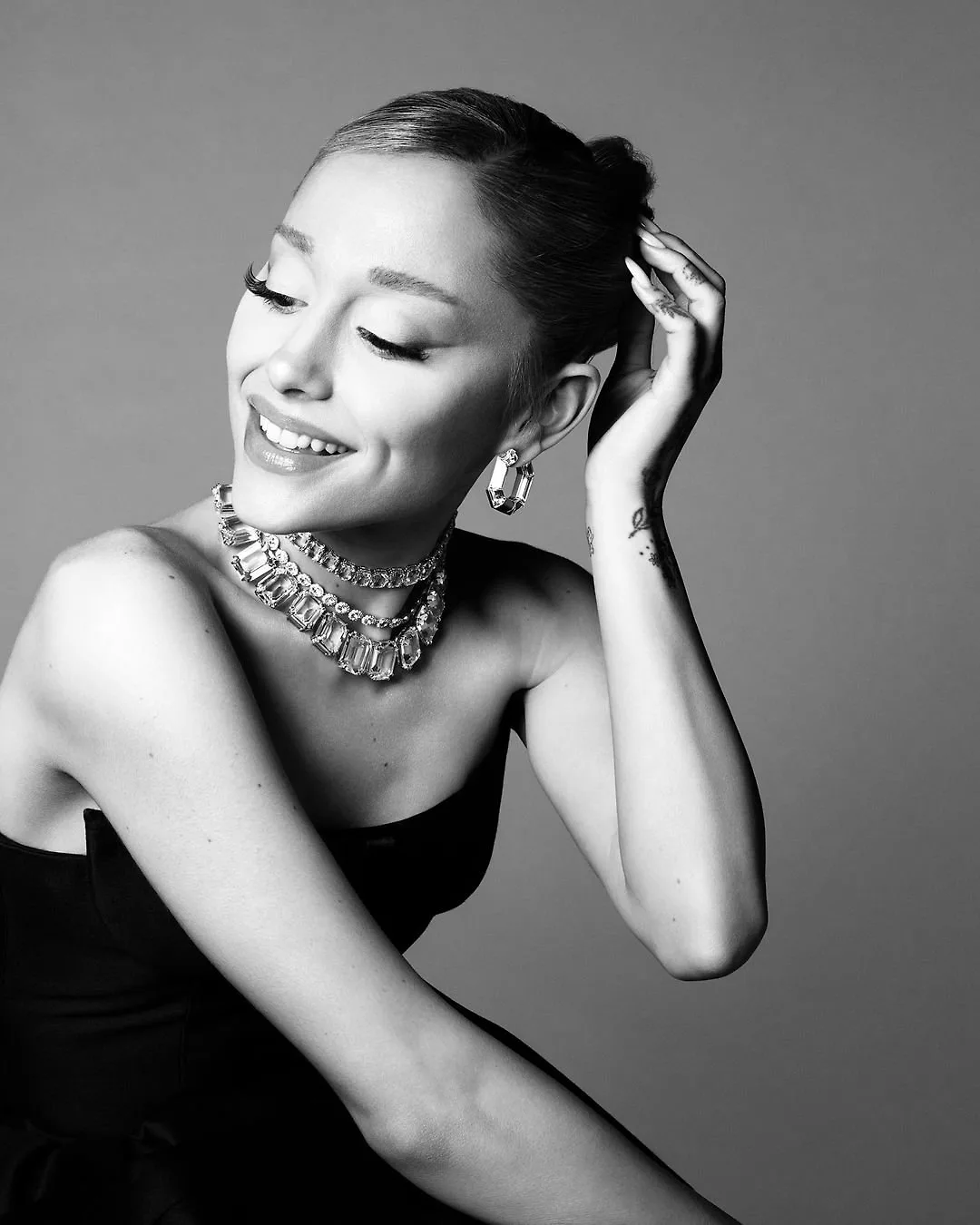 Swarovski lựa chọn ariana làm đại sứ
