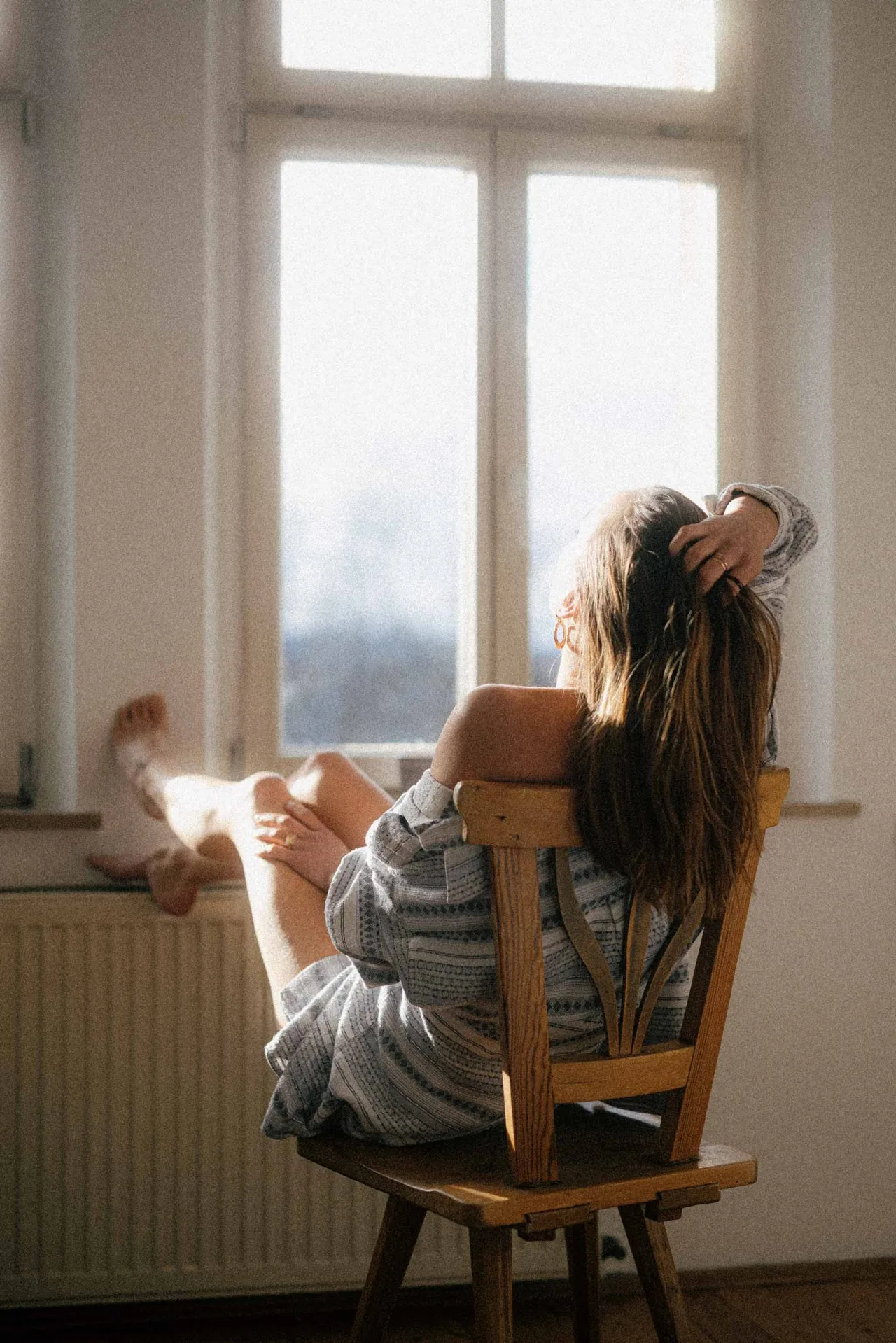suy nghĩ và trăn trở elle cô gái băn khoăn trong cuộc sống